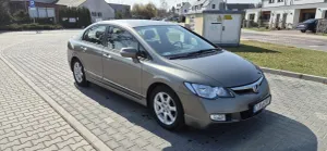 Honda Civic VIII 1.3i-DSI i-VTEC IMA CVT 2009