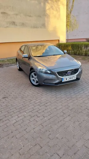Volvo V40 II D2 2015