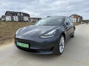 Tesla Model 3 Standard Reichweite Plus Hinterradantrieb 2019