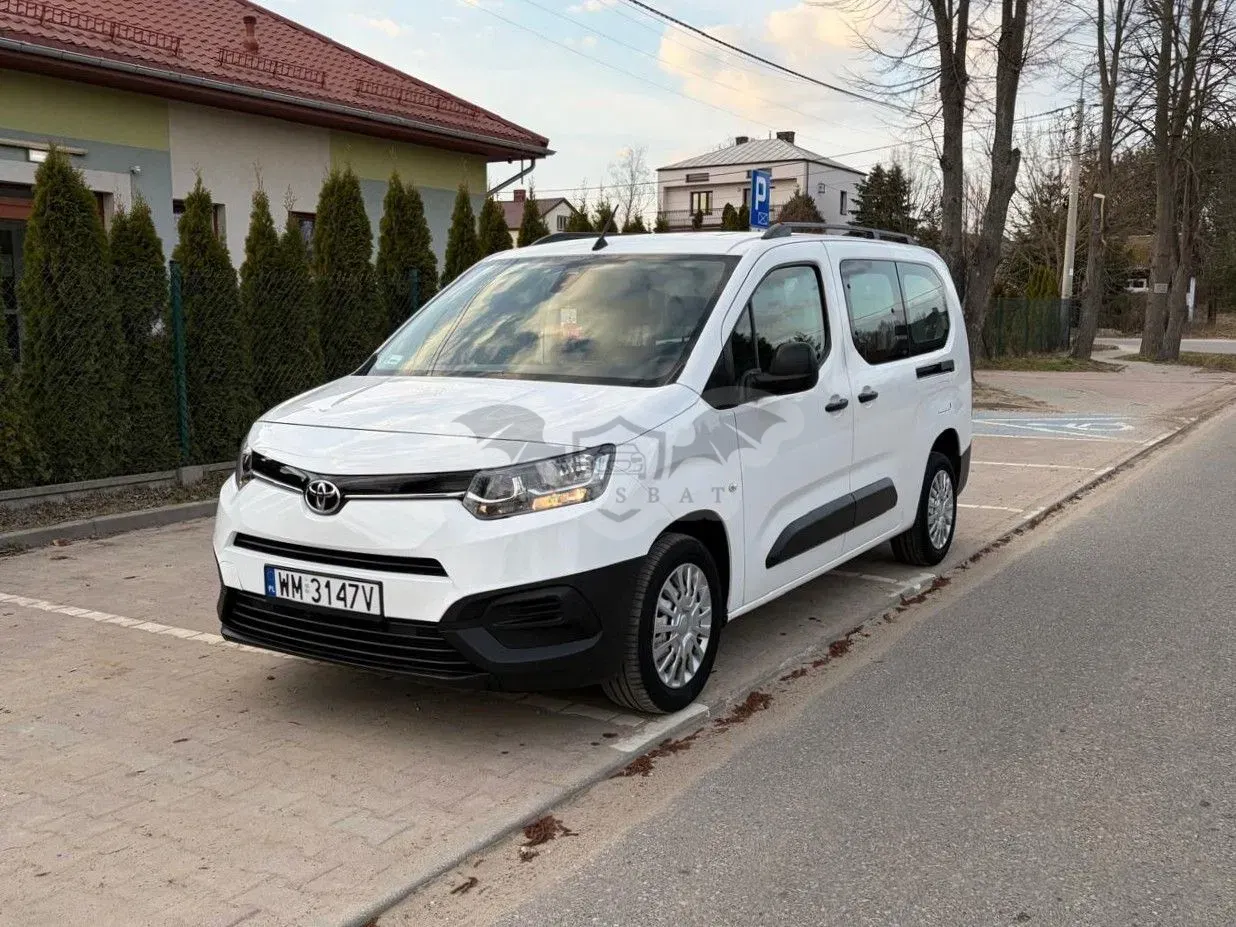 Toyota Proace City Long 1.5 D-4D Business 2021