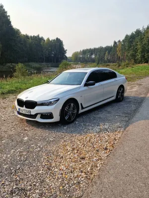 BMW 7 Series G11/12 740Li xDrive 2017