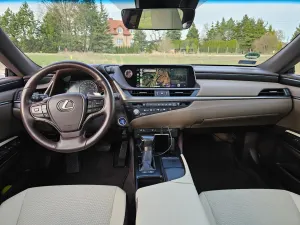 Lexus ES 300h Business Edition + 2021