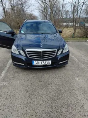 Mercedes-Benz E W212/W207 220 BlueTEC 9G-TRONIC Avantgarde 2012