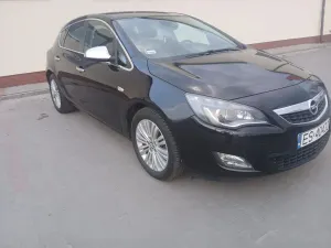 Opel Astra J 1.7 CDTI DPF Cosmo 2011