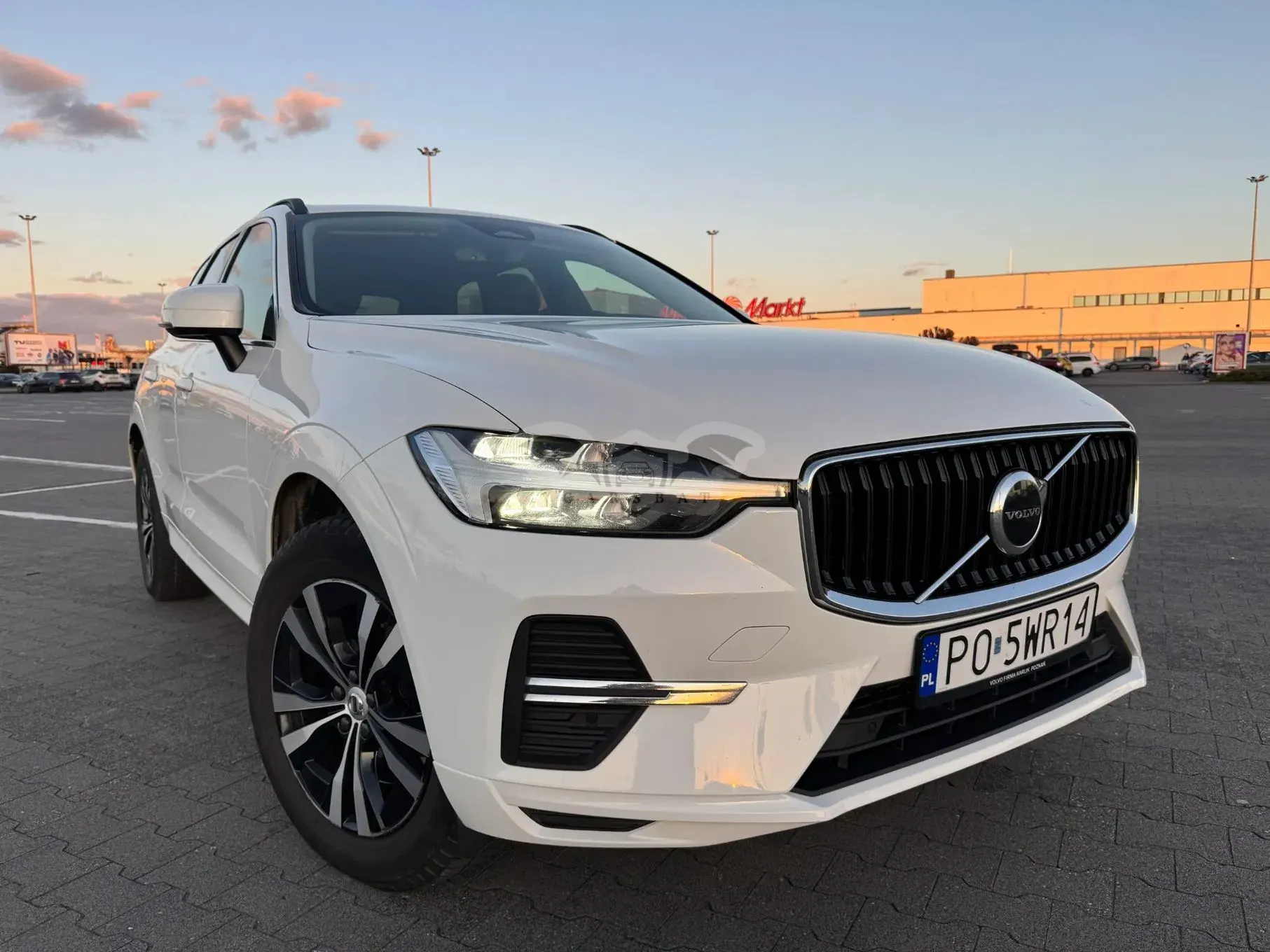 Volvo XC60 II D4 Momentum Pro 2022
