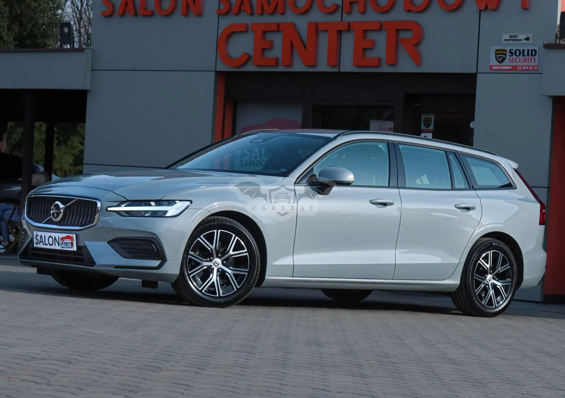 Volvo V60 II B3 B DKG Momentum Pro 2024