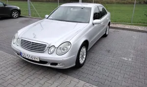 Mercedes-Benz E W211 2002