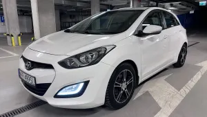 Hyundai i30 II blue 1.6 CRDi YES Gold 2012