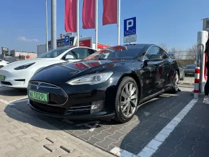 Tesla Model S 2014