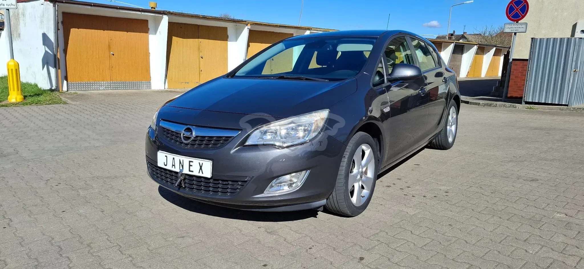 Opel Astra J 1.4 Catch me 2011