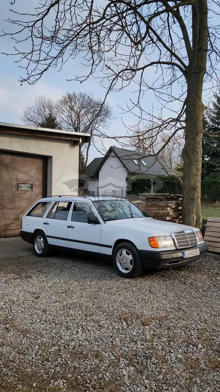 Mercedes-Benz E 1988