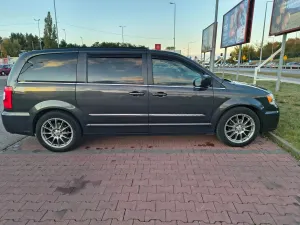 Chrysler Town & Country V 2011