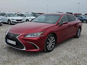 Lexus ES 300h Business Edition 2021