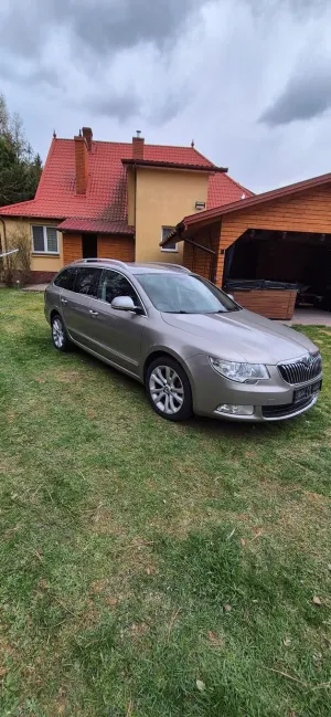 Skoda Superb II 2.0 TDI DPF Elegance 2011