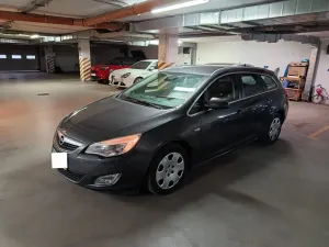 Opel Astra J 2011