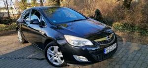 Opel Astra J 2011