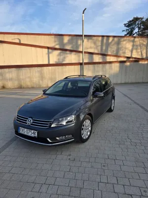 Volkswagen Passat B7 2.0 TDI Comfortline 2012