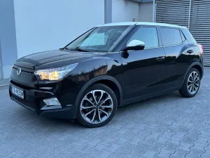 Ssangyong / KG Mobility Tivoli e-XGi 160 2WD Black+White 2016