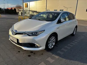 Toyota Auris II Hybrid 135 Prestige 2016