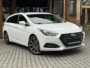 Hyundai i40 Kombi blue 1.7 CRDi DCT Premium 2017