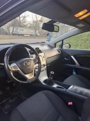 Toyota Avensis III 2.0 D-4D Sol 2012