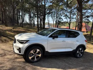 Volvo XC40 B5 AWD Ultimate Dark 2024