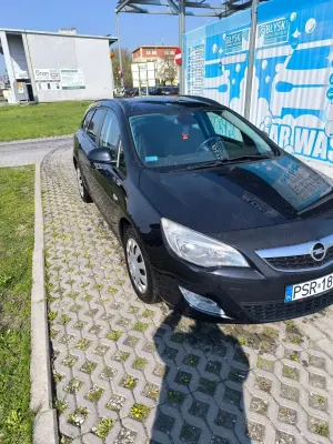 Opel Astra J 1.7 CDTI DPF Cosmo 2011