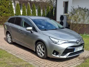 Toyota Avensis III 2.0 D-4D Selection 2016