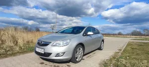 Opel Astra J 1.4 T Sport 2012