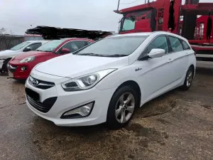 Hyundai i40 Kombi blue 1.7 CRDi Family 2015