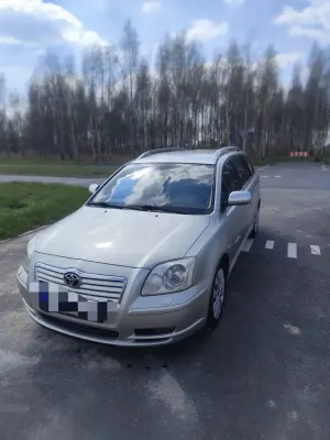 Toyota Avensis II 1.8 VVT-i Luna 2005