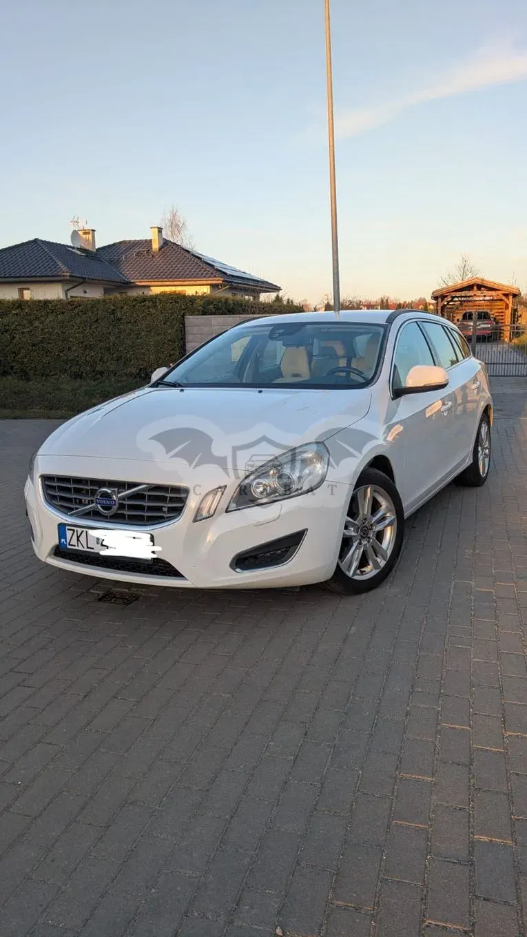 Volvo V60 I T3 Momentum 2011