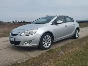 Opel Astra J 1.6 Cosmo 2010