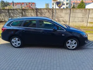 Opel Astra J 2.0 CDTI Sport 2011