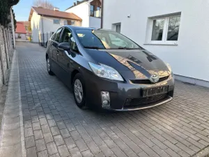 Toyota Prius III (Hybrid) Life 2010