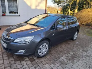 Opel Astra J 2011
