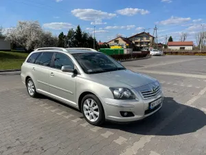 Toyota Avensis II 2.0 D-4D Sol 2008