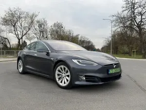 Tesla Model S 2016