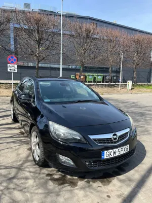 Opel Astra J 1.6 T Enjoy 2010