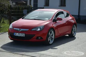 Opel Astra J 1.6 Turbo Innovation 2011