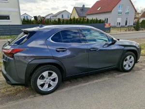 Lexus UX 2023