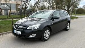 Opel Astra J 2011