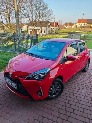 Toyota Yaris III Hybrid 100 Premium 2017