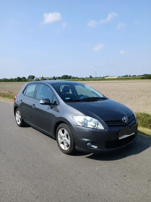 Toyota Auris I 2.0 D-4D 2011