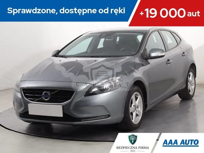 Volvo V40 II 2014