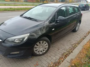 Opel Astra J 1.4 T Enjoy 2012