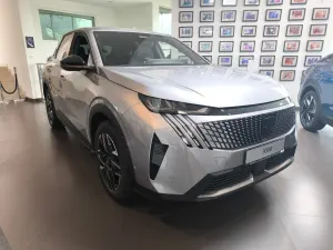 Peugeot 3008 III 1.2 PureTech mHEV Allure e-DCS6 2025