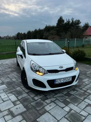 Kia Rio III 1.2 Dream Team Edition 2013