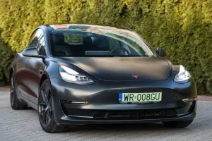 Tesla Model 3 2020