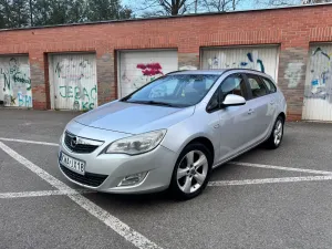 Opel Astra J 1.7 CDTI Enjoy 2010